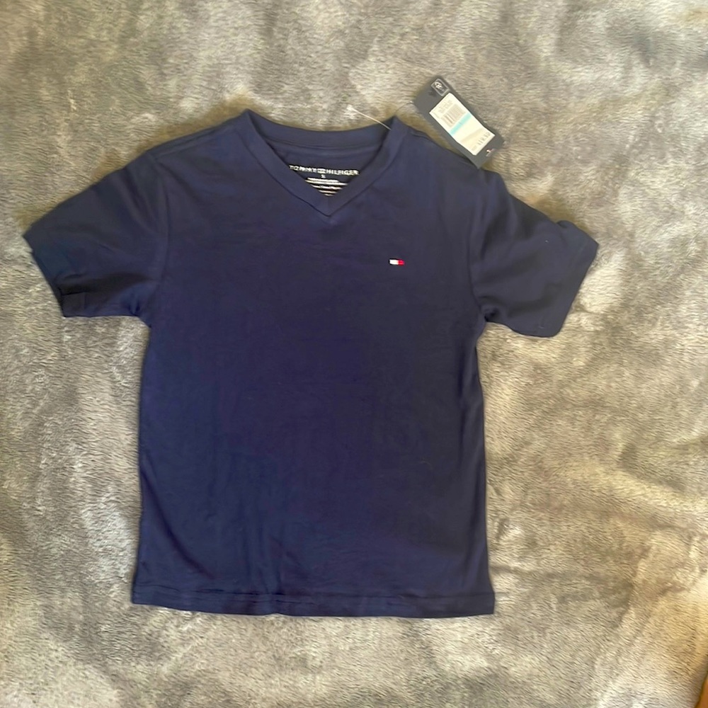 NWT Tommy Hilfiger v-neck T sz 5